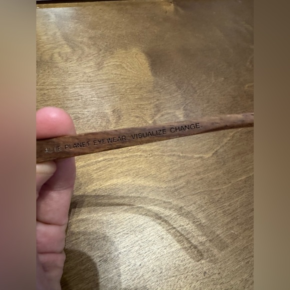 Blue planet eyewear recycled wood and plastic polarized sunglasses NWT - Picture 7 of 9